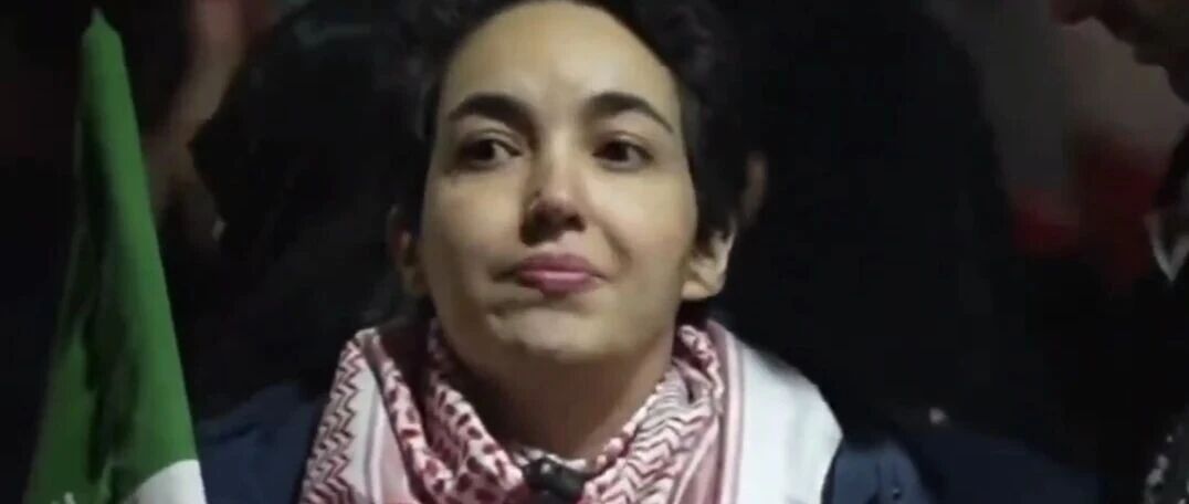 伊朗女性，和祖国站在一起！