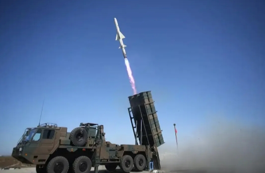 中东炸的越狠，日本越兴奋！大批导弹剑指中国！