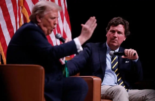 塔克·卡尔森与特朗普分道扬镳，MAGA运动分崩离析在所难免！