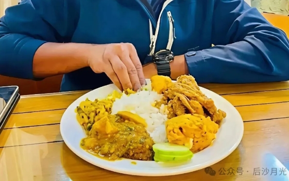新加坡尬吹用手抓饭，这是要走向“印度化”？