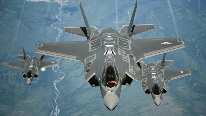 美军F/A-18又摔了！这频率是要追赶印度空军？